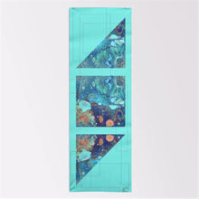 Load image into Gallery viewer, Oceana Geometric Towel
